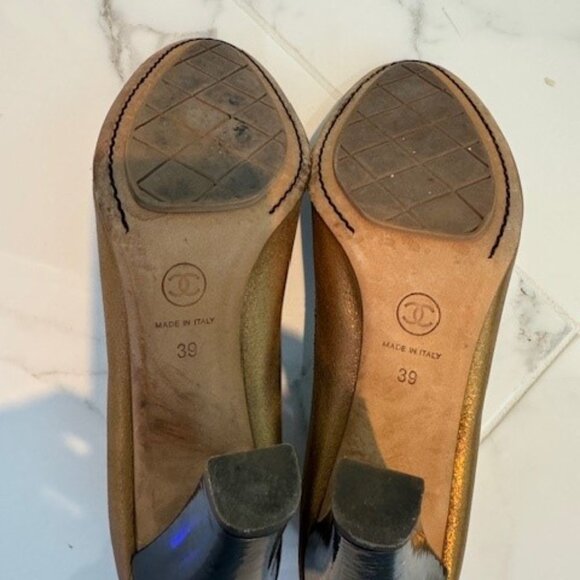 Authentic Chanel Gold Pumps Size 39 - Picture 6 of 6